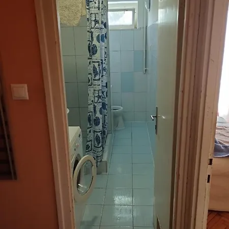 Dozsa Apartment