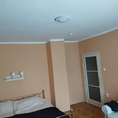 Dozsa Apartment