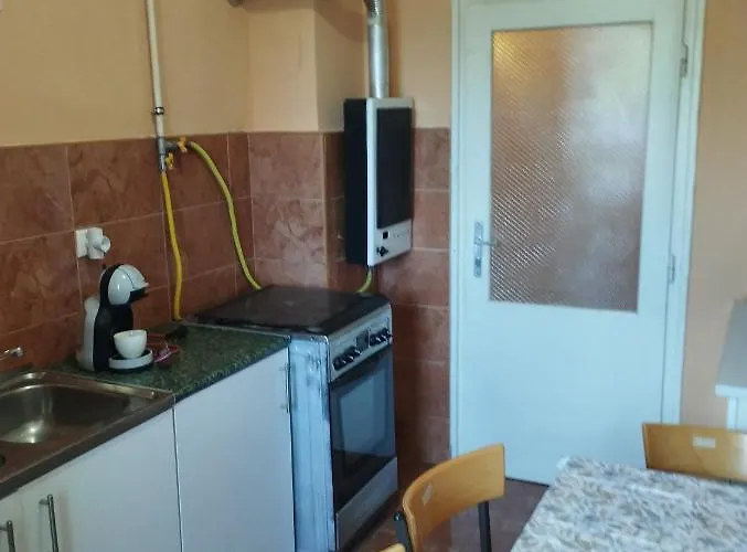 Dozsa Appartement *